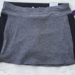 Exersion Women’s  Golf/Pickleball Skort, gray with black mesh trim on sides, NWT